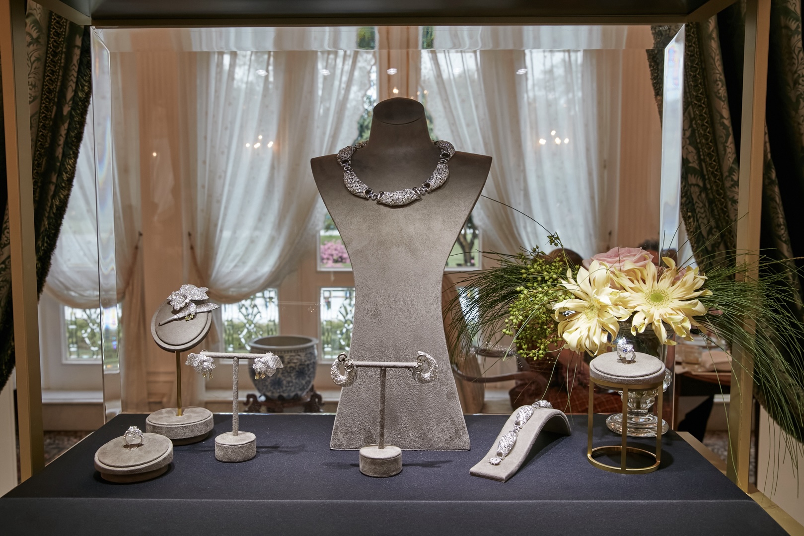 SIRIVANNAVARI x BEAUTY GEMS: unveiling the AMOUR ÉTERNEL HAUTE JOAILLERIE COLLECTION