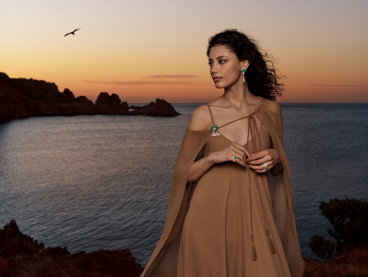 Discover the allure of the Treasure Island collection by Van Cleef & Arpels