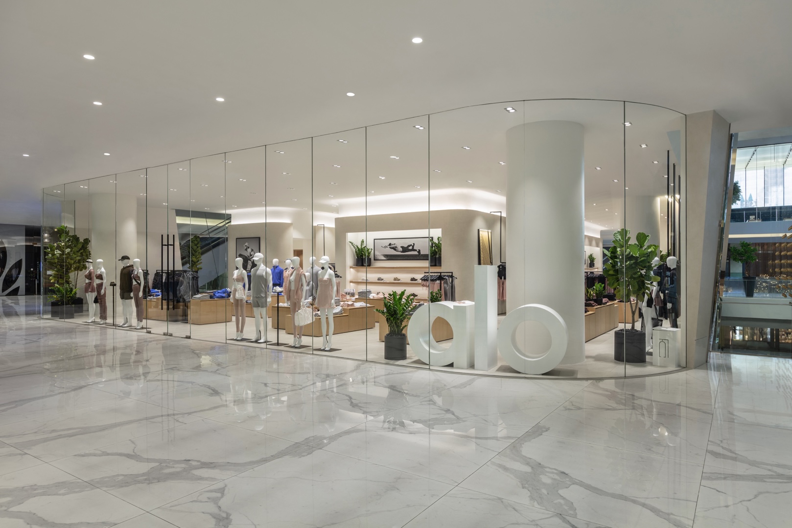 Alo Yoga opens second store in Bangkok at ICONSIAM