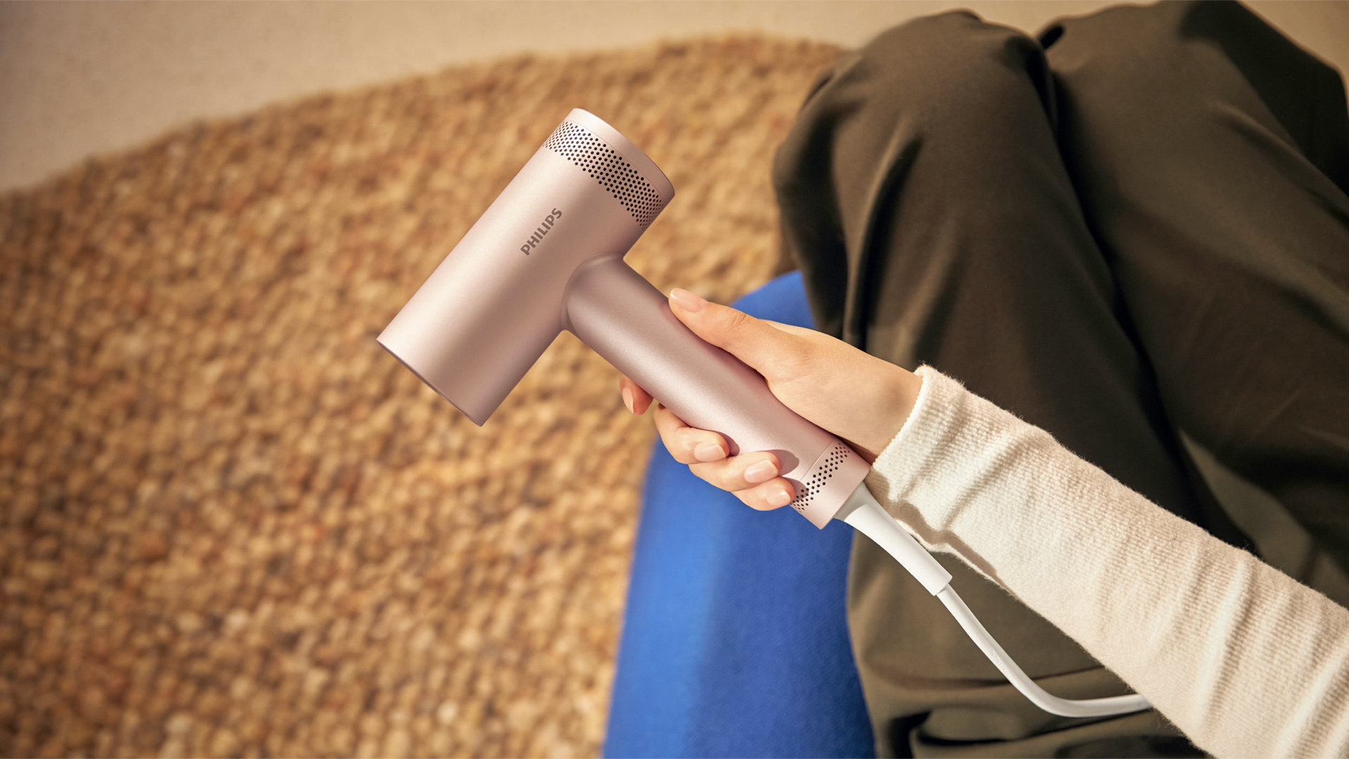 เผยเสน่ห์เส้นผมสุขภาพดีในทุกวัน ด้วยไดร์เป่าผม Philips Hair Dryer S8000 นวัตกรรมเพื่อคนรักผมตัวจริง