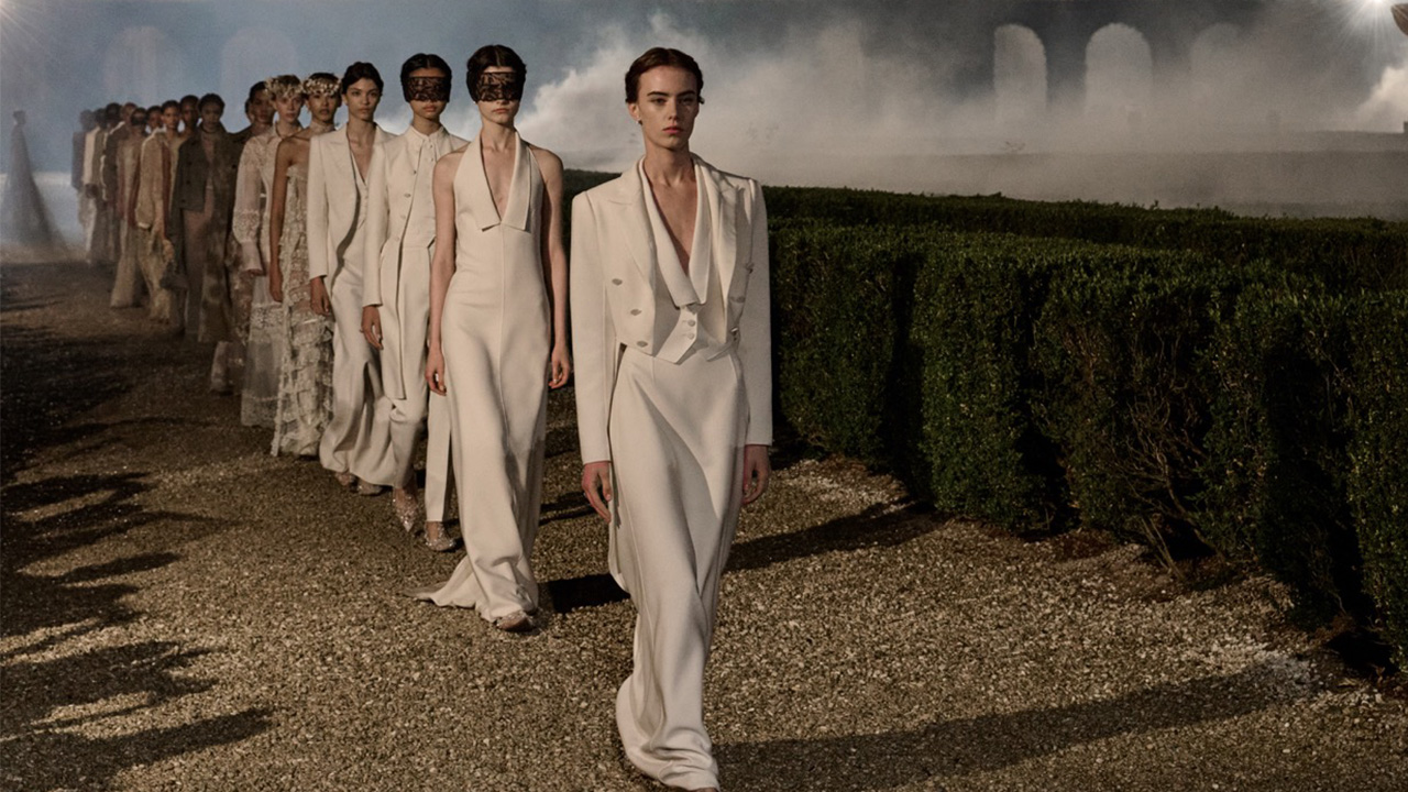 Dior Cruise 2026 กับบทอำลาของ Maria Grazia Chiuri ซึ่งเปี่ยมด้วยความรักต่อกรุงโรมและผู้หญิงที่หล่อหลอมวัฒนธรรมอันรุ่มรวย